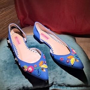 6.5 Betsy Johnson Flats